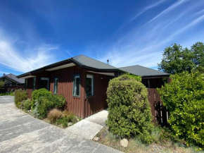 3 Mt Isobel Place